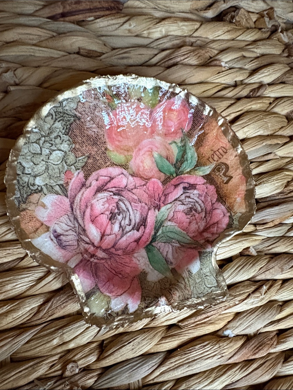 Handcrafted Pink Floral Shell Tray - Home Art